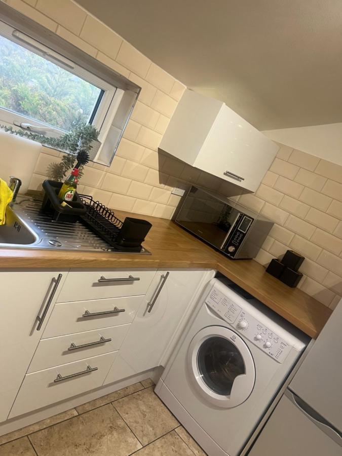 شقة Large Modern Studio Flat لندن المظهر الخارجي الصورة