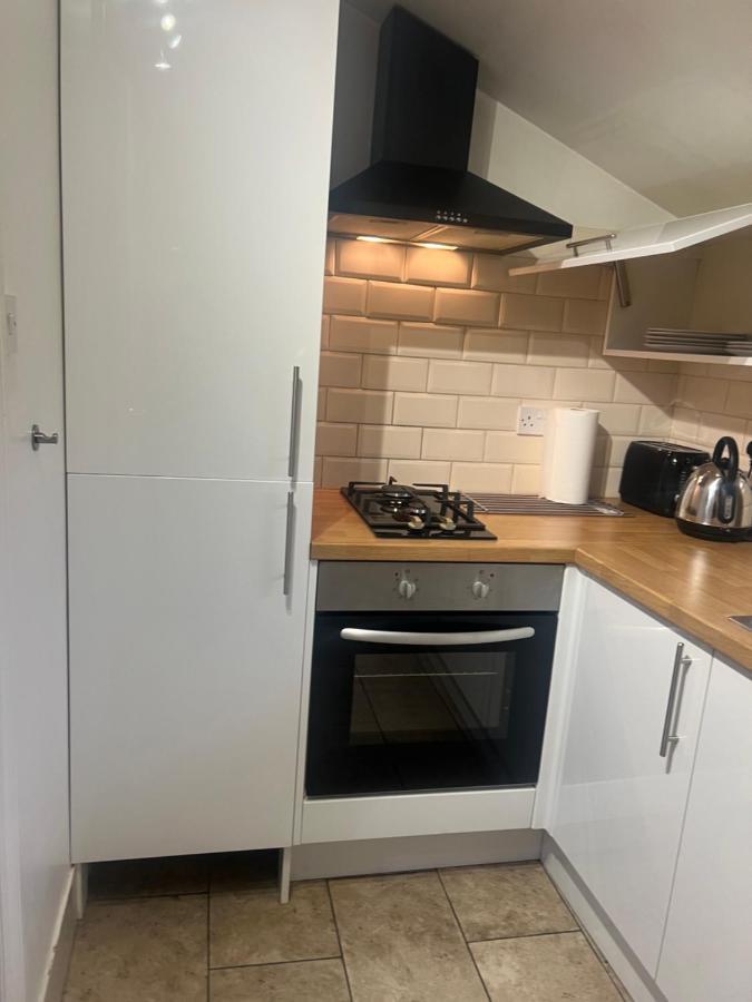 شقة Large Modern Studio Flat لندن المظهر الخارجي الصورة