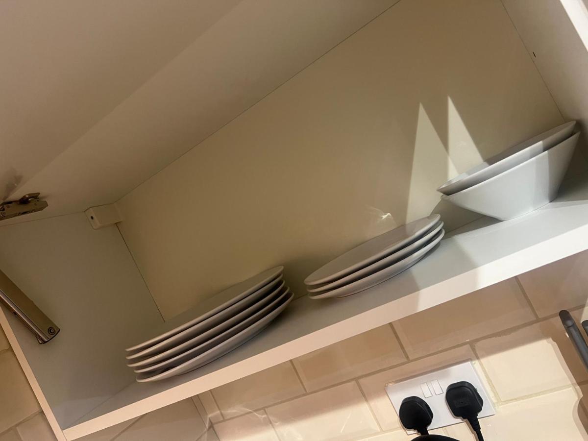 شقة Large Modern Studio Flat لندن المظهر الخارجي الصورة