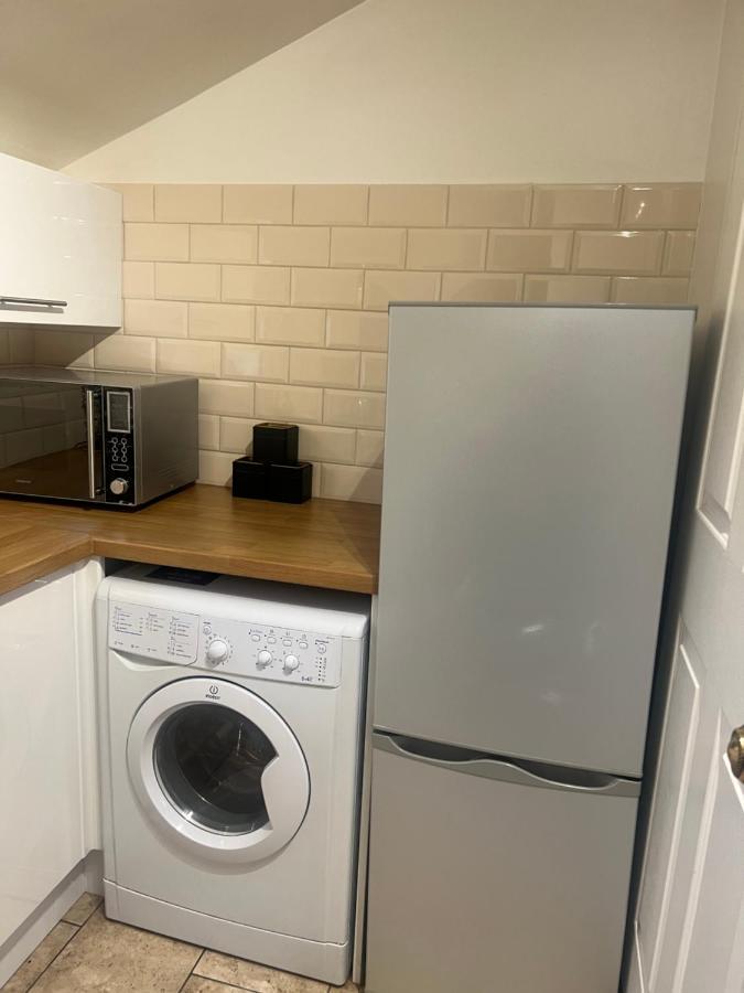 شقة Large Modern Studio Flat لندن المظهر الخارجي الصورة